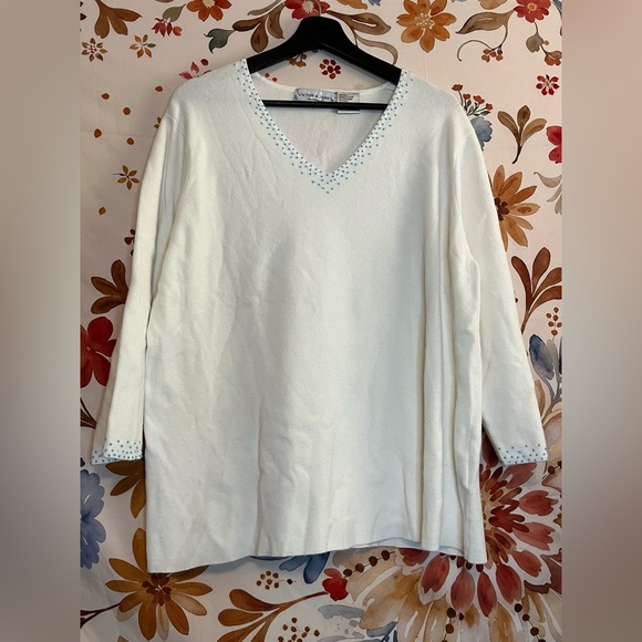 Vintage Victoria Jones 1X 90s White Winter Lightweight Beaded V Neck Sweater - Picture 1 of 9